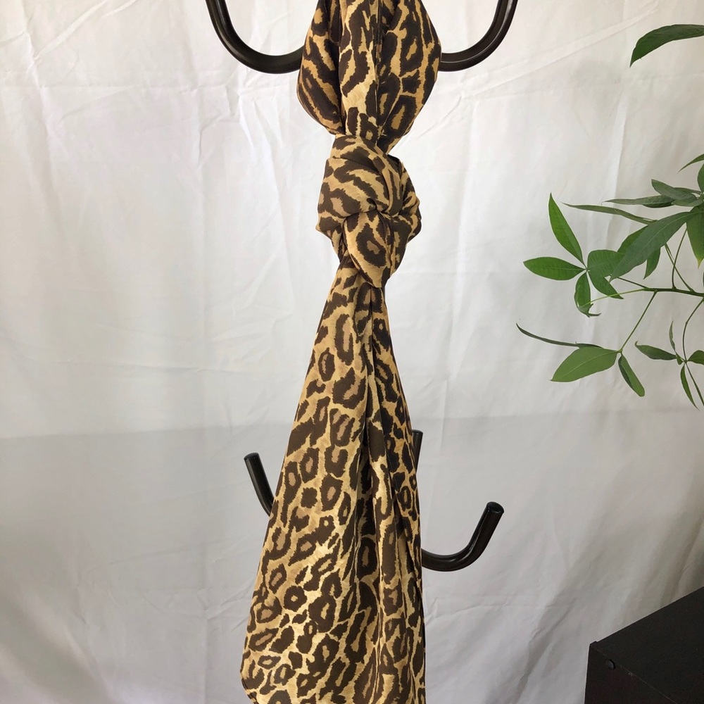 Leopard print scarf.